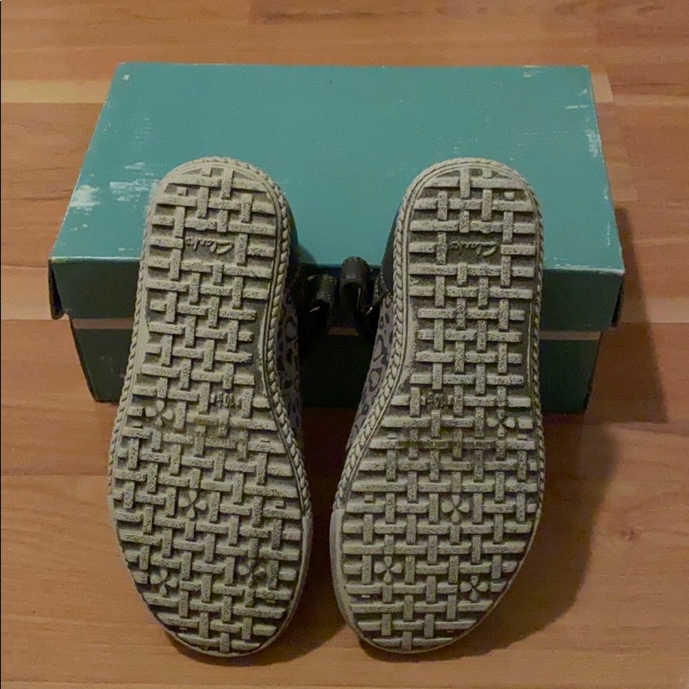 Clarks - Picture 5 of 5